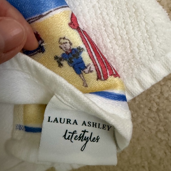 Laura Ashley Beach Themed Hand Towel Set 🏖️ - Picture 4 of 5